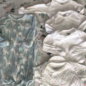 Newborn onesie bundle! Details in description